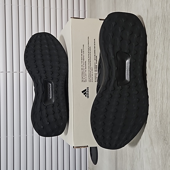 NWT Adidas UBOUNCE DNA Women's Shoes - All Black - IG6023 - Picture 5 of 6